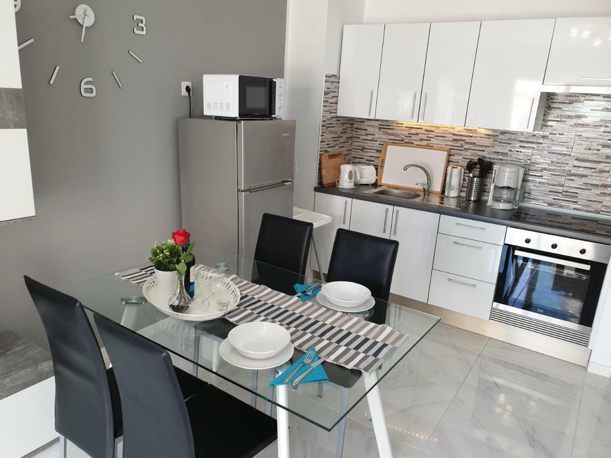 Casa Las Flores With Heated Pool, Only 490 Meters To The Beach, Balcony, Wifi 阿罗纳 外观 照片